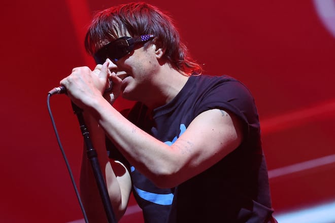 Julian Casablancas, Frontmann der Rockband The Strokes, bei einem Auftritt auf dem Coachella-Festival 2026.