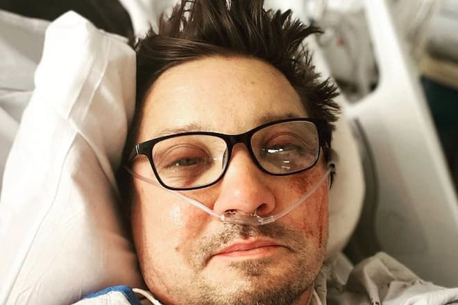 Dieses Bild entstand vor rund einem Jahr, kurz nach dem lebensbedrohlichen Unfall von Jeremy Renner.