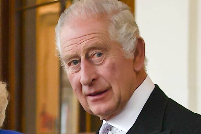 König Charles III. muss sich im Krankenhaus behandeln lassen.