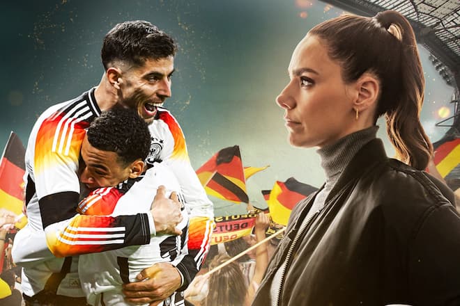 In «Deutschland. Fussball. Sommermärchen 2024?» wandelt Esther Sedlaczek auf den Spuren von König Fussball.