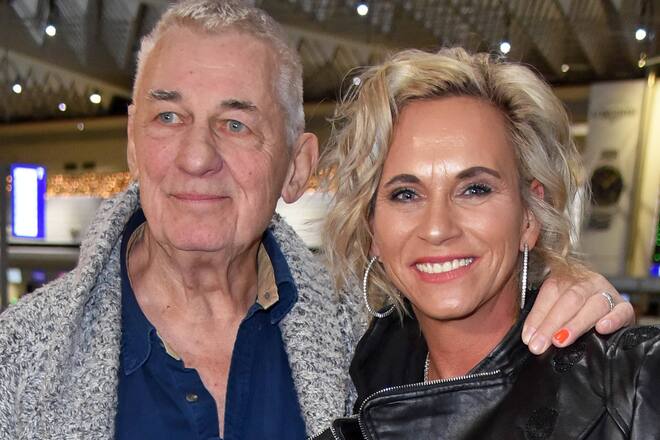 Anfang Januar starteten Heinz Hoenig und seine Frau Annika noch optimistisch ins Jahr. Sie begleitete ihn mit den Kindern nach Australien, wo er am RTL-Dschungelcamp teilnahm.