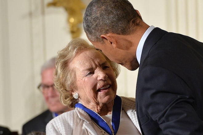 Barack Obama hat Ethel Kennedy im Jahr 2014 mit der Presidential Medal of Freedom ausgezeichnet.