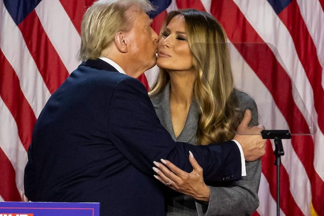 Melania Trump begleitete ihren Mann Donald Trump zur Wahl-Party in Palm Beach, bei der er sich zum Sieger erklärte.