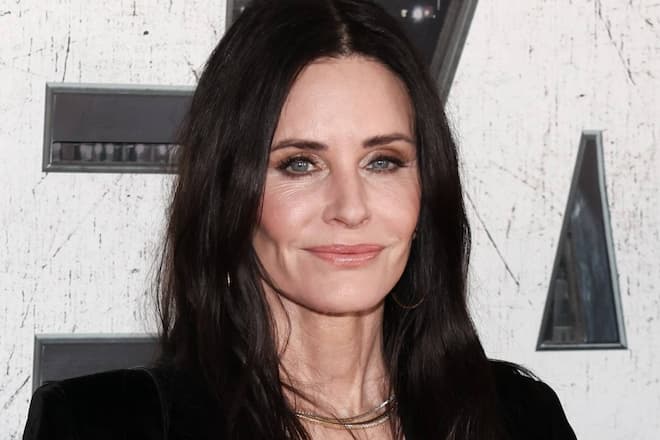 Schauspielerin Courteney Cox kehrt für «Scream 7» zurück.