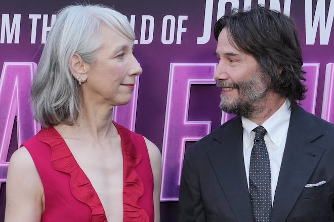 Erstmals schritten Keanu Reeves und Alexandra Grant 2019 gemeinsam über einen roten Teppich.