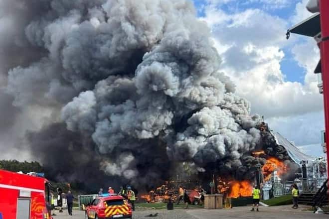 Die Hauptbühne des Tomorrowland-Festivals in Belgien ist komplett abgebrannt.