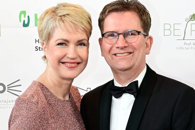 Manuela Schwesig und Ehemann Stefan bei einem Event im April 2025.