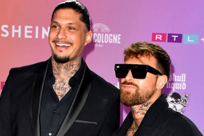 Yasin Mohamed (l.) und Gigi Birofio auf dem roten Teppich im letzten Dezember.