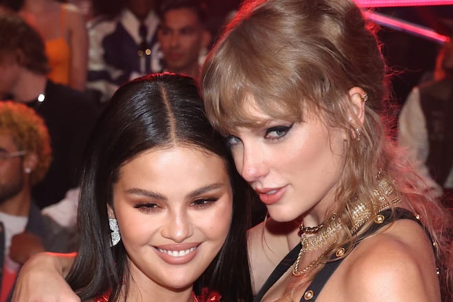 Selena Gomez (li.) und Taylor Swift sind beide verlobt.