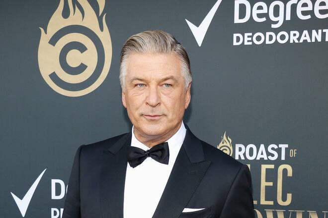 Alec Baldwin drohen im Fall einer Verurteilung zwischen 18 Monaten und drei Jahren Haft.