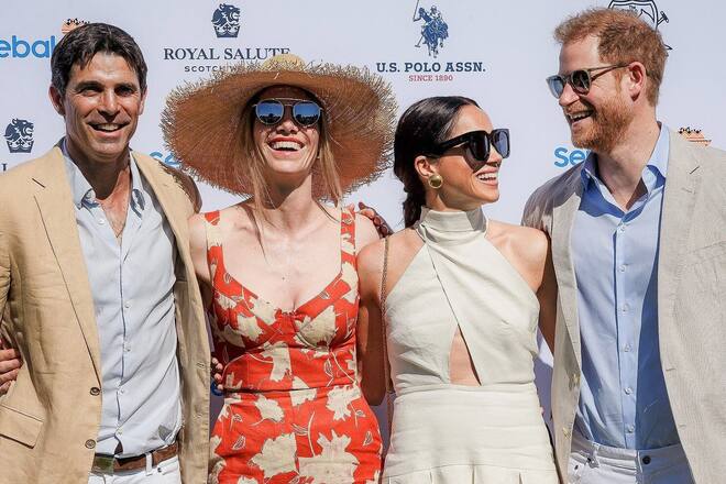 Prinz Harry (r.) und Kumpel Ignacio «Nacho» Figueras mit ihren Ehefrauen Herzogin Meghan (r.) und Delfina.