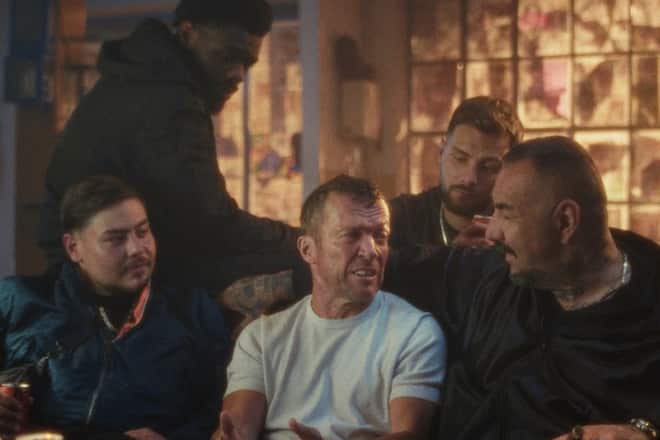 Lothar Matthäus im Werbespot der Lidl-Eigenmarke «Kong Strong» - umgeben von Gangstern.