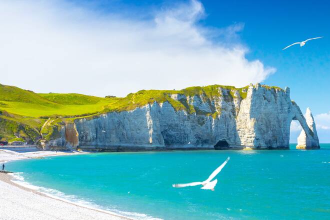 Unter anderem in der französischen Normandie dürfen sich Urlauber im August auf traumhafte Bedingungen freuen.