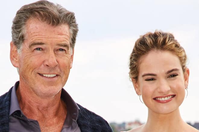 Lily James lernte Pierce Brosnan erstmals 2018 beim gemeinsamen Filmprojekt «Mamma Mia! Here We Go Again» kennen.