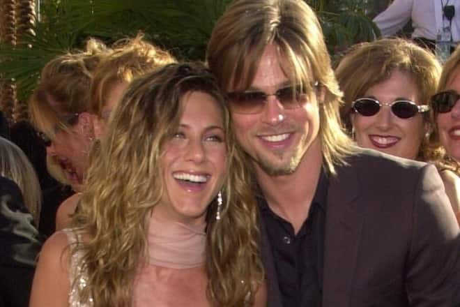 Bei der Emmy-Verleihung 2002 wirkten Jennifer Aniston und Brad Pitt noch richtig glücklich. Drei Jahre später reichte sie die Scheidung ein.