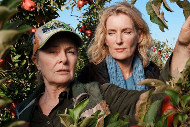 Dass selbst Äpfel für einen Mord sorgen können, zeigen Maria Furtwängler (r.) und Lina Wendel im «Tatort: Letzte Ernte».