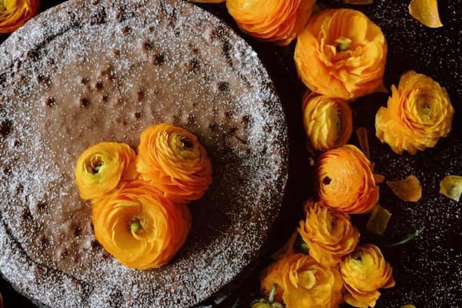 Sven's Schoggikuchen garniert mit Rapunzeln