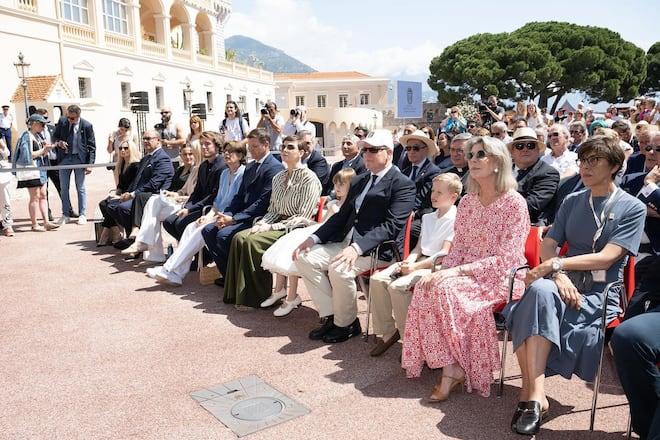 Monegassische Fürstenfamilie am 4. Treffen der historischen Grimaldi-Stätten in Monaco.