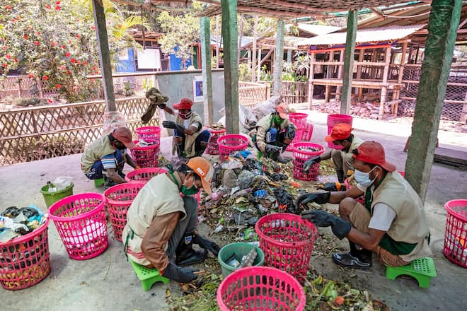 Das Flüchtlingslager Kutupalong ist das gröÃte Flüchtlingslager der Welt. Es liegt im Distrikt Coxâs Bazar im südöstlichen Bangladesch an der Grenze zu Myanmar. Bild © Remo Naegeli