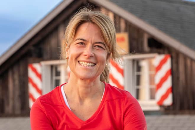 Mit Petra Gössi zum Sonnenaufgang auf den Grossen Mythen. Foto:Bernard van Dierendonck