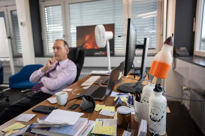 Thomas Zurbuchen, Astrophysiker, aufgenommen in seinem Büro an der ETH in Zürich. ©Kurt Reichenbach