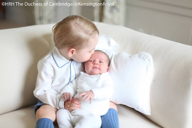 Prinz George und Prinzessin Charlotte Kate Middleton Baby Geburt Fotos