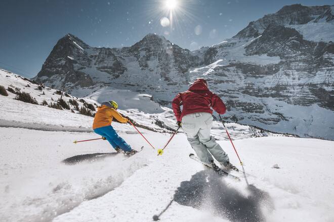 Sanfte Pisten, Snow- und Funparks, Rennstrecken und Powderpartien – das Winterparadies vor Eiger, Mönch und Jungfrau bietet Wintersportler:innen alles, was das Herz begehrt.