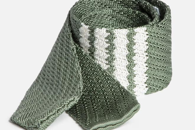 Thom Browne Strickkrawatte mit College-Streifen, CHF 155.–