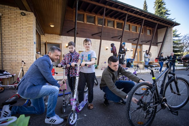 Guido Fluri, Samuel Fluri, Ukrainische Flüchtlinge in Mümliswil