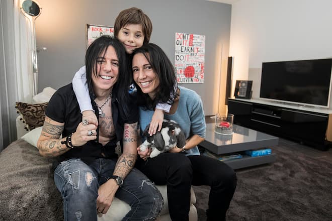 Tommy Henriksen mit Ehefrau Sandra und Sohn Finn