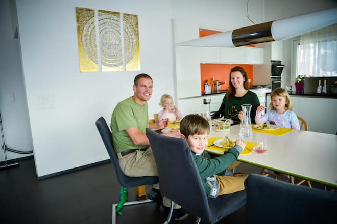 Renzo Blumenthal mit Frau Ladina und den Kindern Moreno, Lena-Priscilla, Naemi (viertes Kind war noch nicht auf der Welt) 2016