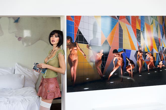 Milo Moiré Video Art Basel nackt Museum