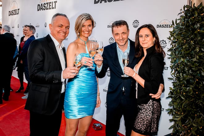 Adrian Steiner mit Gattin Catherine und Guido Fluri mit Tânia Simão Stars bei der Gala «Das Zelt» am 6. April 2018