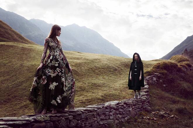 Editorial Die Pracht der Macht