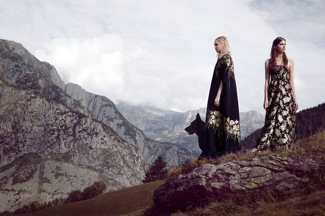 Editorial Die Pracht der Macht