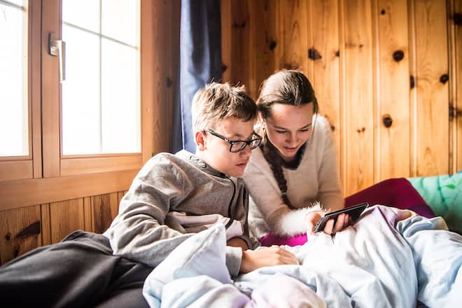 Marc Trauffer mit Kindern