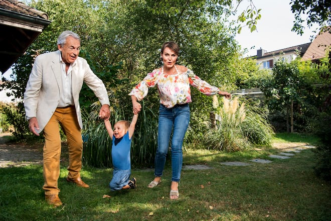 Pepe Lienhard mit seinem Enkel Ellis und Tochter Nina SI Shooting Ausgabe 41/2018