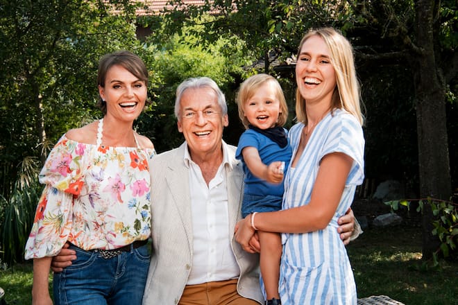 Pepe Lienhard mit seiner Frau Christine und seinem Enkel Ellis und Tochter Nina SI Shooting Ausgabe 41/2018