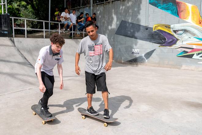 Sänger Nemo auf SRK Mission in El Salvador Shooting für SI online 2018