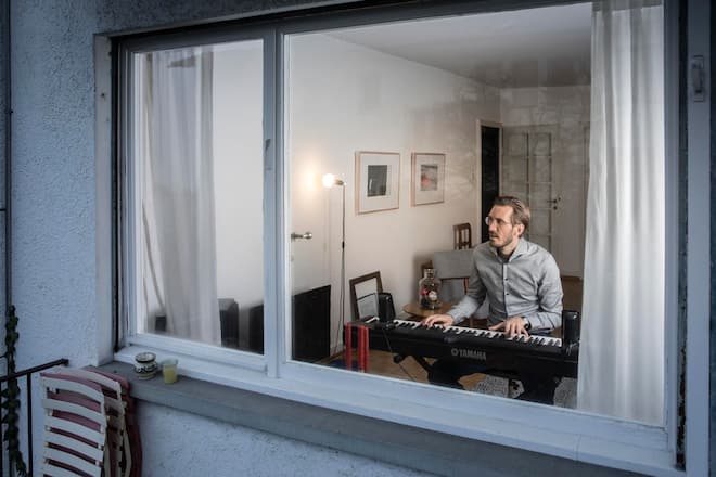 Yves Bossart bei sich Zuhause