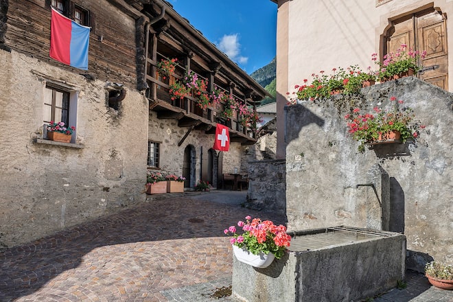 Das schönste Dorf der Schweiz Aquila