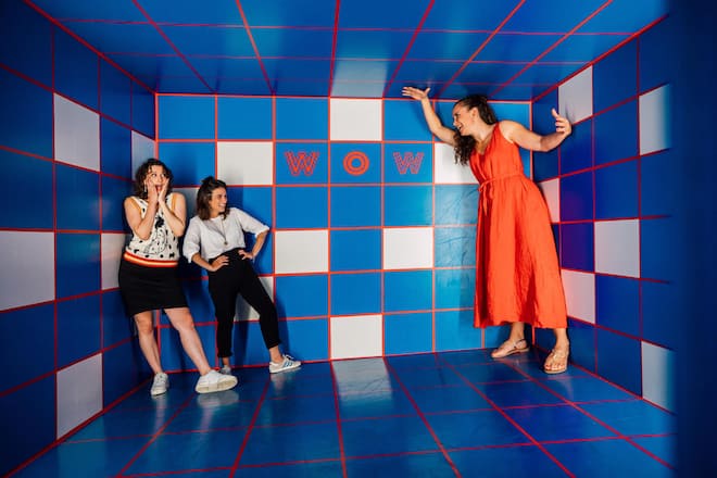 Kammermann Vanessa mit Michelle Stutz und Debora Zarriello, WOW Museum, Illusionen, Zürich, SI 35/2021