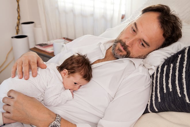 Carlos Leal Frau Jo Kelly und Baby Familie Fotos