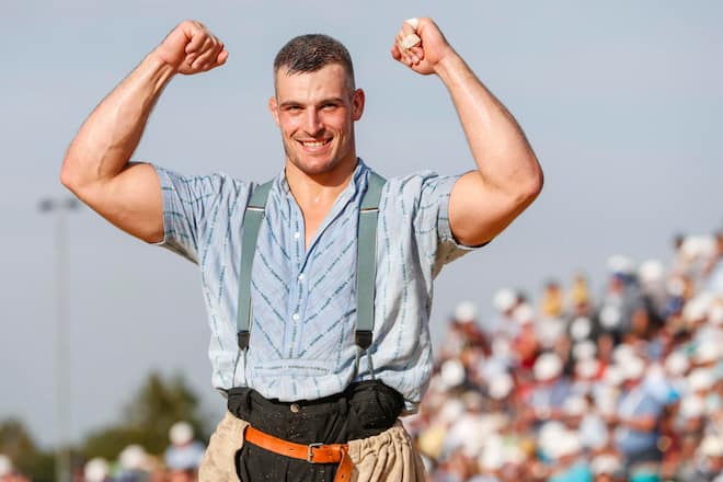25.09.2021; Kilchberg; Schwingen - Kilchberger Schwinget 2021; Sieger Giger Samuel jubelt (Benjamin Soland/Blick/freshfocus) --------------------------------------------------------------------- ACHTUNG REDAKTIONEN: KEINE ABONNEMENTS, ES GELTEN DIE PREISEMPFEHLUNGEN DES SAB - MANDATORY CREDIT, EDITORIAL USE ONLY, NO SALES, NO ARCHIVES ---------------------------------------------------------------------
