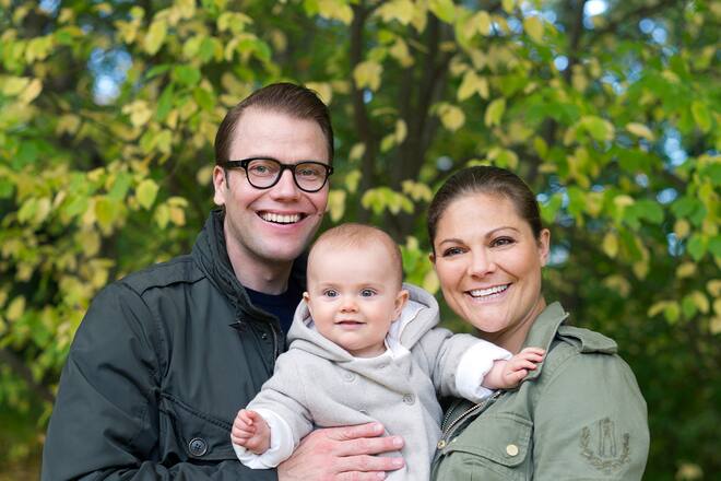 Prinzessin Estelle Herbstfotos mit Kronprinzessin Victoria und Prinz Daniel