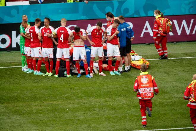 Christian Eriksen, 10 DEN helped by medial people during the UEFA EURO, EM, Europameisterschaft,Fussball 2020 Championship Group B match between Denmark and Finland on June 12, 2021 in Copenhagen, Denmark. Tomi Hänninen/Newspix24 PUBLICATIONxNOTxINxFINxSWExNORxAUT Copyright: xTomixHänninenx np24thth1246368108
