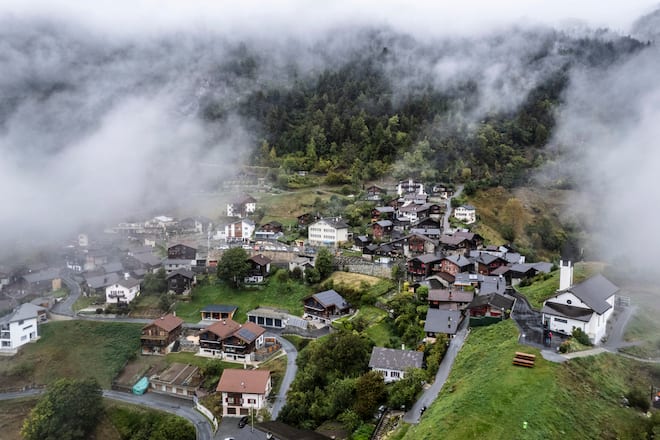 Digi-Tal Schweiz, Bergdorf Bratsch im Oberwallis, Schule, SI 41/2021