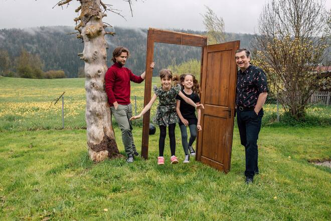 Gilles Tschudi mit Familie 2021