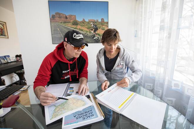 Isa Pulver nimmt am härtesten Velorennen "Race Across Ameria" teil. Ihre grössten Fans sind körperbehindert. (c) Kurt Reichenbach