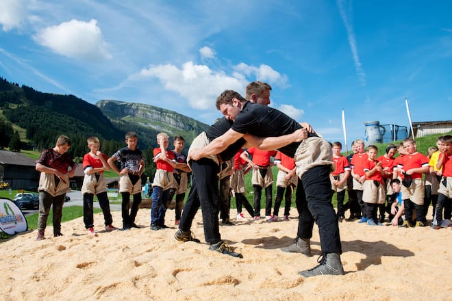 Königscamp für Jungschwinger, mit Brüder Armon und Curdin Orlik , Berggasthaus Oberdorf, Wildhaus, 2. August 2022, v.l. Crudin, Armon